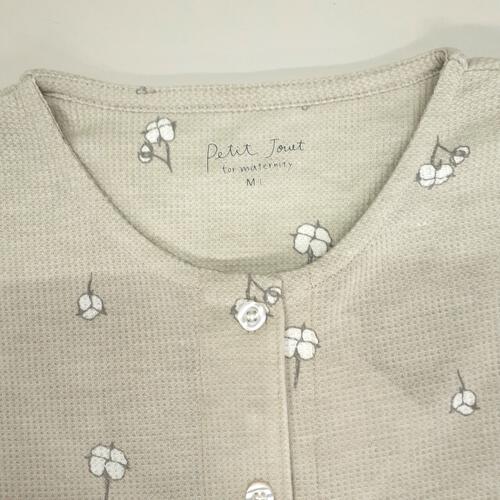 Petit jouet for maternity  プティジョエット 長袖ウエスト切替パジャマ 腹巻レギンス ワッフル コットンフラワー柄(ベージュ×M-L)